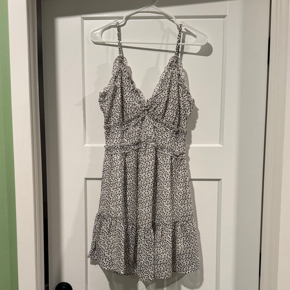 Charlotte Russe Dresses & Skirts - Charlotte Russe Black and White Floral Dress